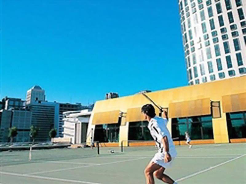 Готель Crown Towers Мельбурн Екстер'єр фото Tennis at the Westin