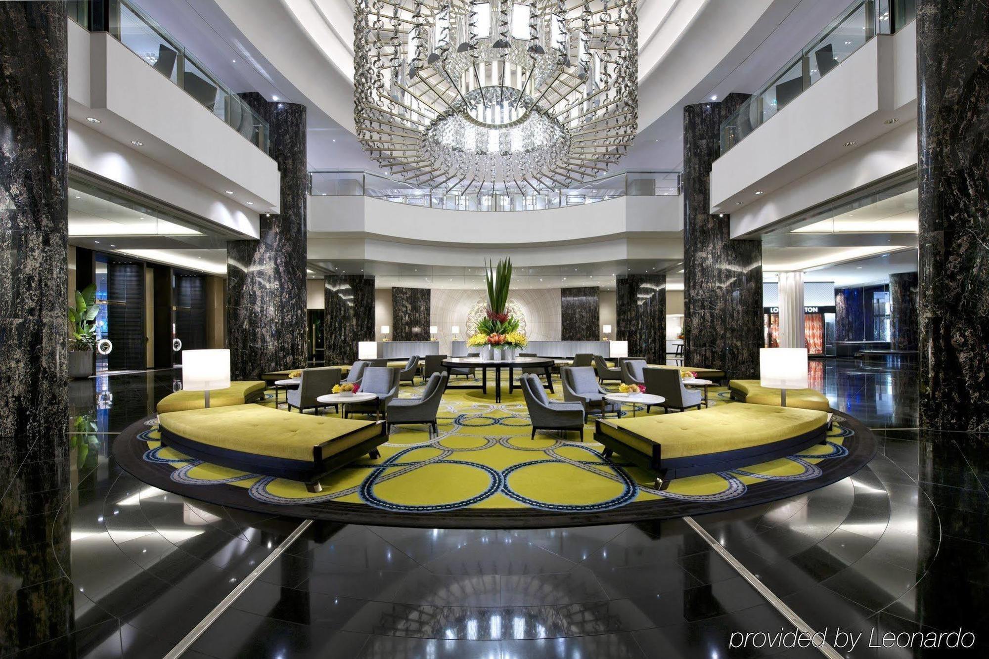 Готель Crown Towers Мельбурн Екстер'єр фото The lobby of the hotel
